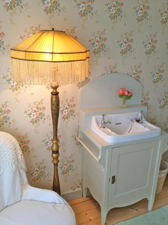Vildrosor & Hoens Hagstad Kamer foto